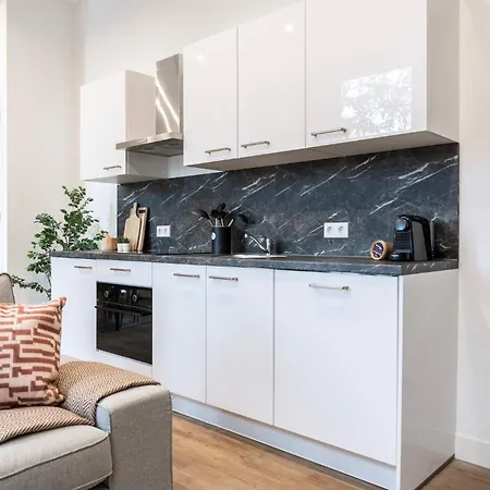 Spacious And Large, Bed And Coffee Hanno Σπίτι διακοπών